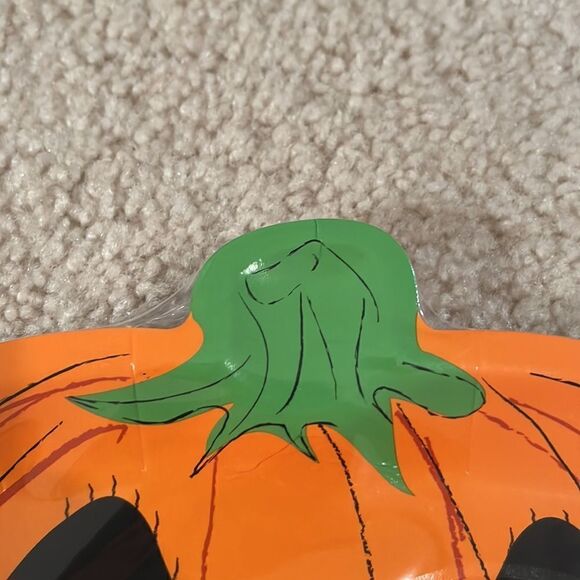 8 PUMPKIN PAPER PLATES - Picture 6 of 6